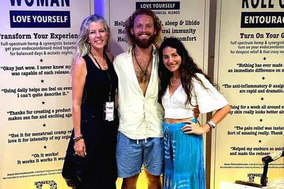 Heather with some of the beautiful people who stopped by the Rockstar Blends booth | Cannadelic 2024